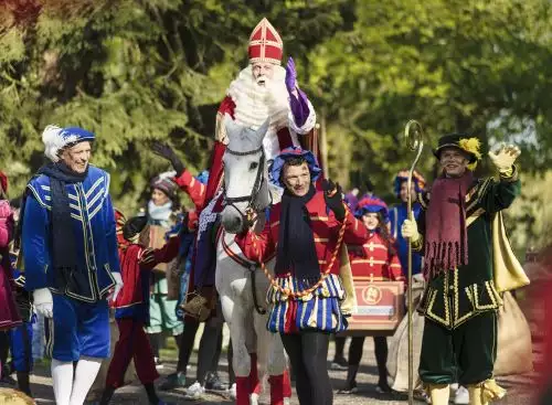GroteSinterklaasfilmendeVliegendePieten_134342434480915408_big-cine_deskt.webp